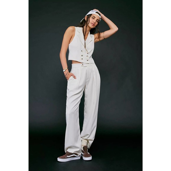 Free People Pants - NWOT FREE PEOPLE Sz 8 GABBIE VEST SUIT SET 2 PIECE VEST & TROUSER SET WHITE.